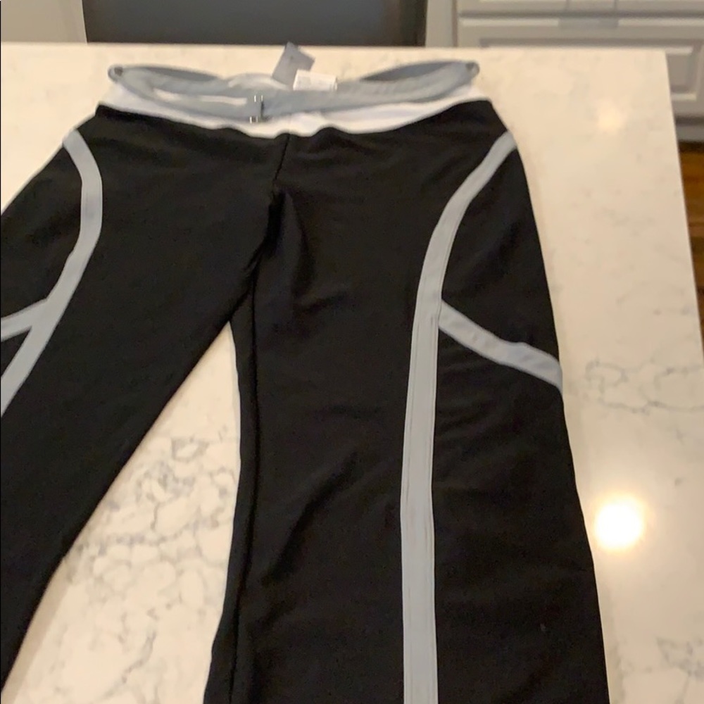 Like New Nike Dri-Fit Nike Women’s Pants Size M - Picture 2 of 6